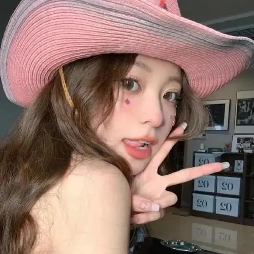 超模之女晒豪宅名表，家长出面回应，整整一周持续发酵